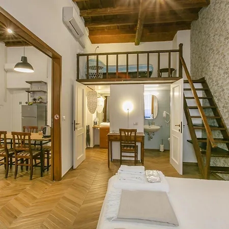 Apartment Trevi Little Palace #2 *